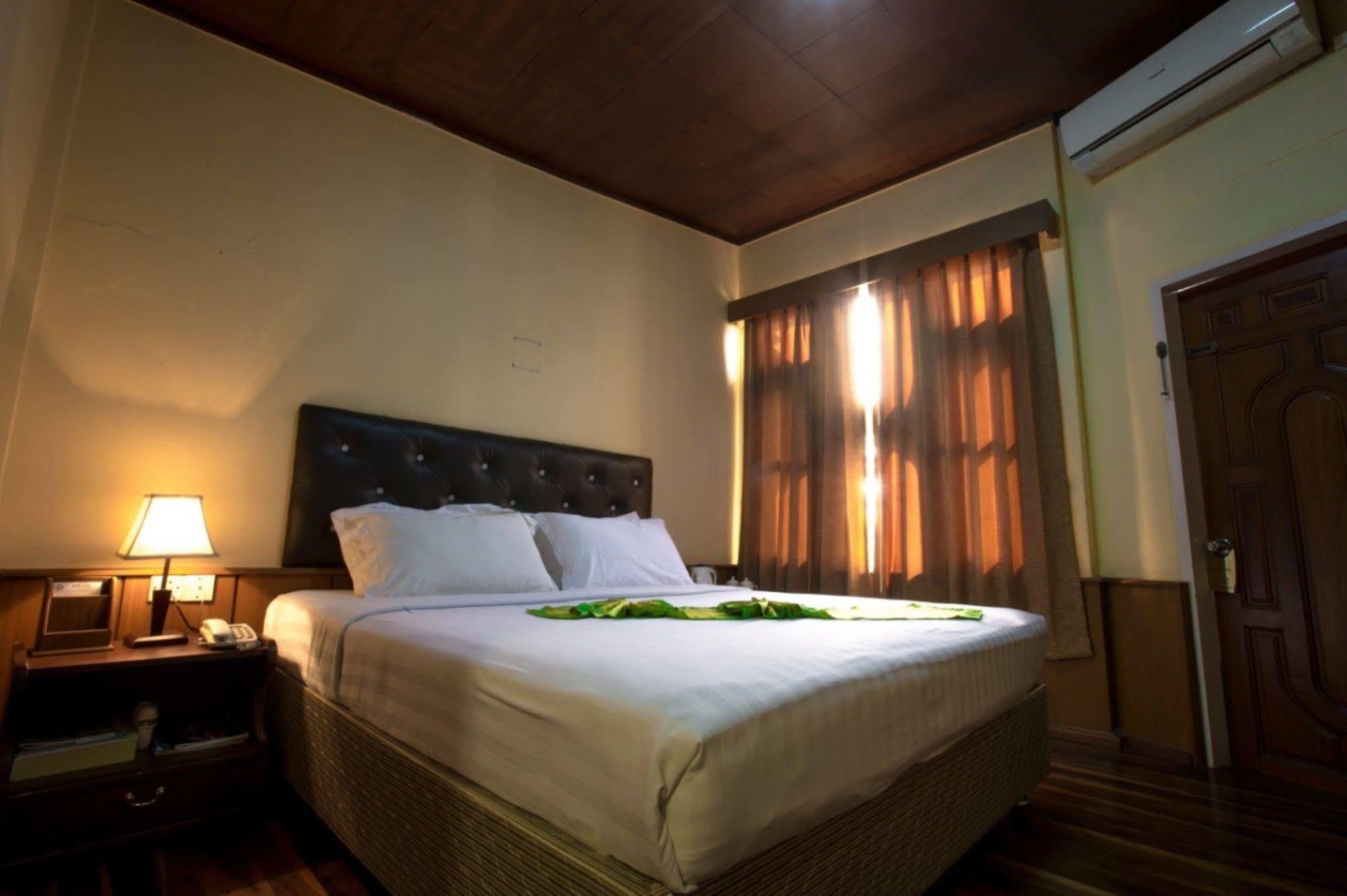Kyi Tin Hotel Mandalaj Zewnętrze zdjęcie